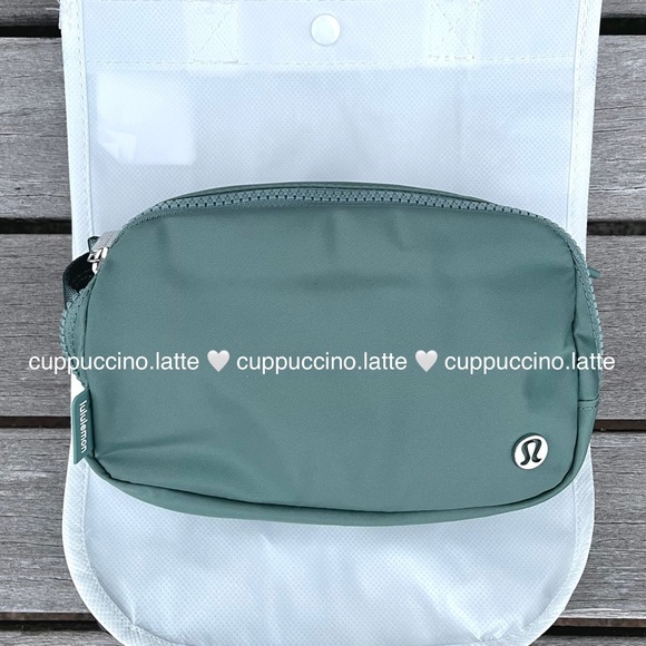 💚NWT🌊Lululemon Athletica Everywhere Belt Bag in Tidewater Teal Extended Strap - Picture 1 of 13